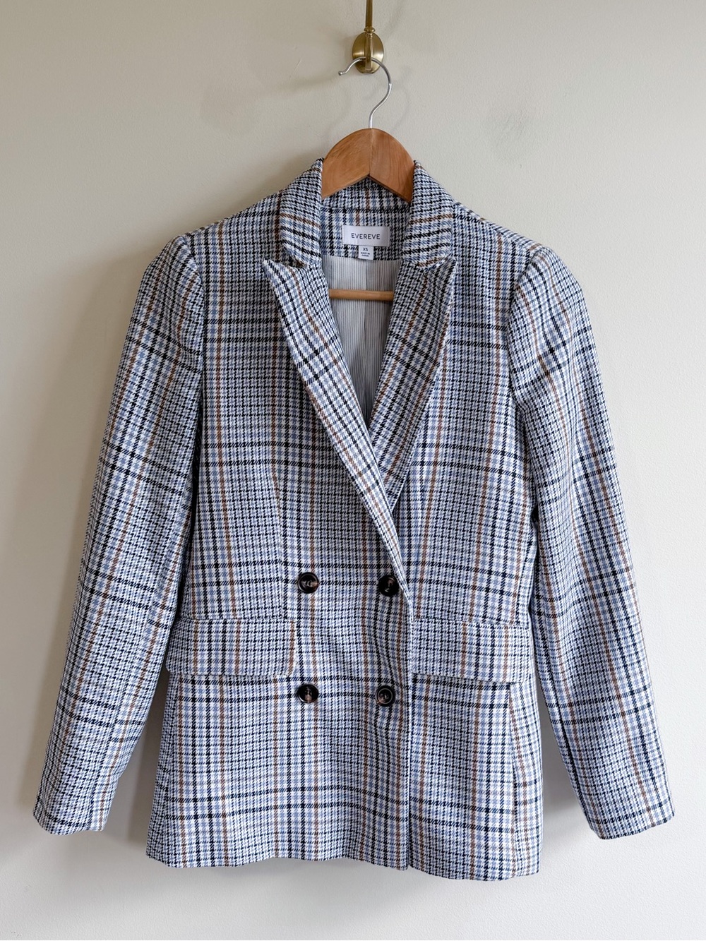 Evereve Women's Plaid Double-Breasted Blazer